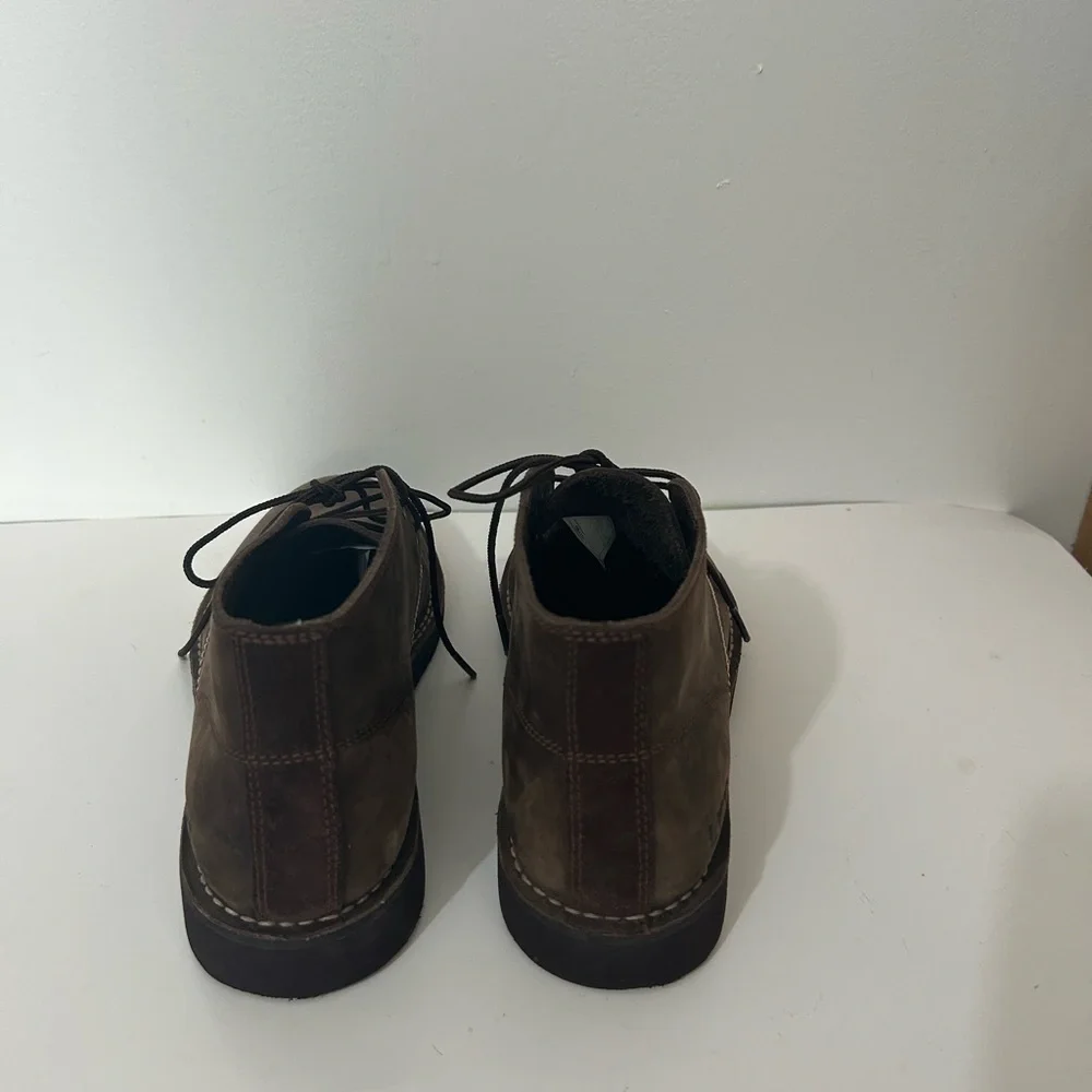 UGG Boots Mens Size 8.5 Chukka Suede Lace Up Logo Shoes Classic Brown Leather